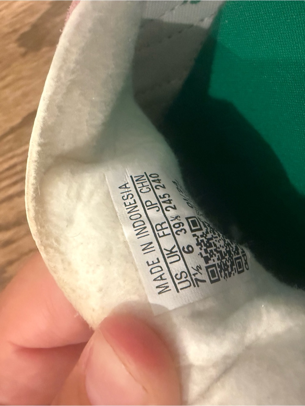 adidas White Sneaker Interior with Green Lining - Picture 2 of 4